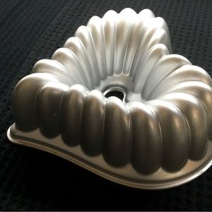Nordic Ware Elegant Heart Pan.
